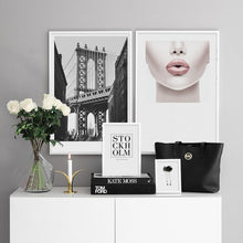 Load image into Gallery viewer, Canvas - Urban Chic
