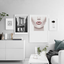 Load image into Gallery viewer, Canvas - Urban Chic
